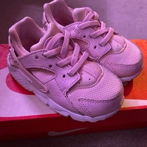Nike Huarache•Pink/White•Size 7c